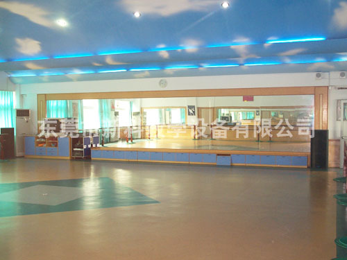 <a href='http://www.sangmie.cn/chanpin/59-1.html' target='1' style='font-size:18px; font-weight:bold; color:#000000;'>舞蹈室</a>2