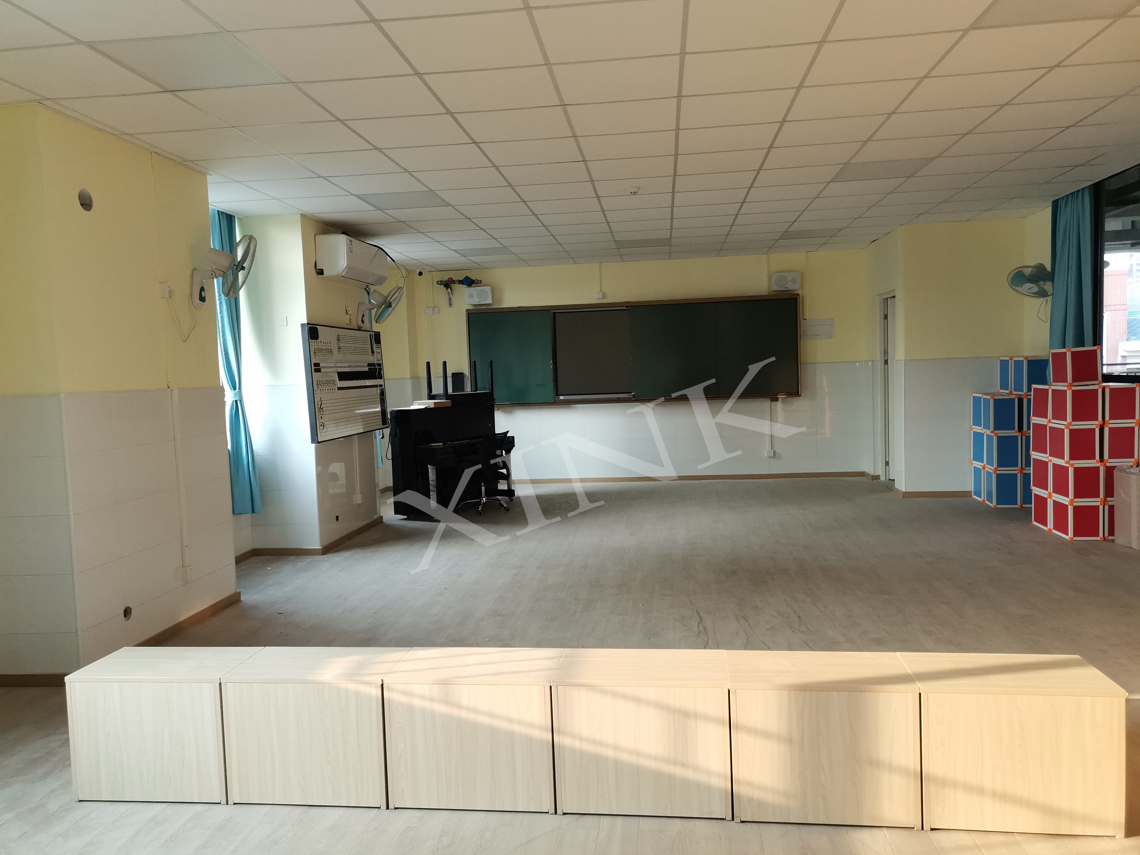 音樂<a href='http://www.sangmie.cn/chanpin/59-1.html' target='1' style='font-size:18px; font-weight:bold; color:#000000;'>舞蹈室</a>