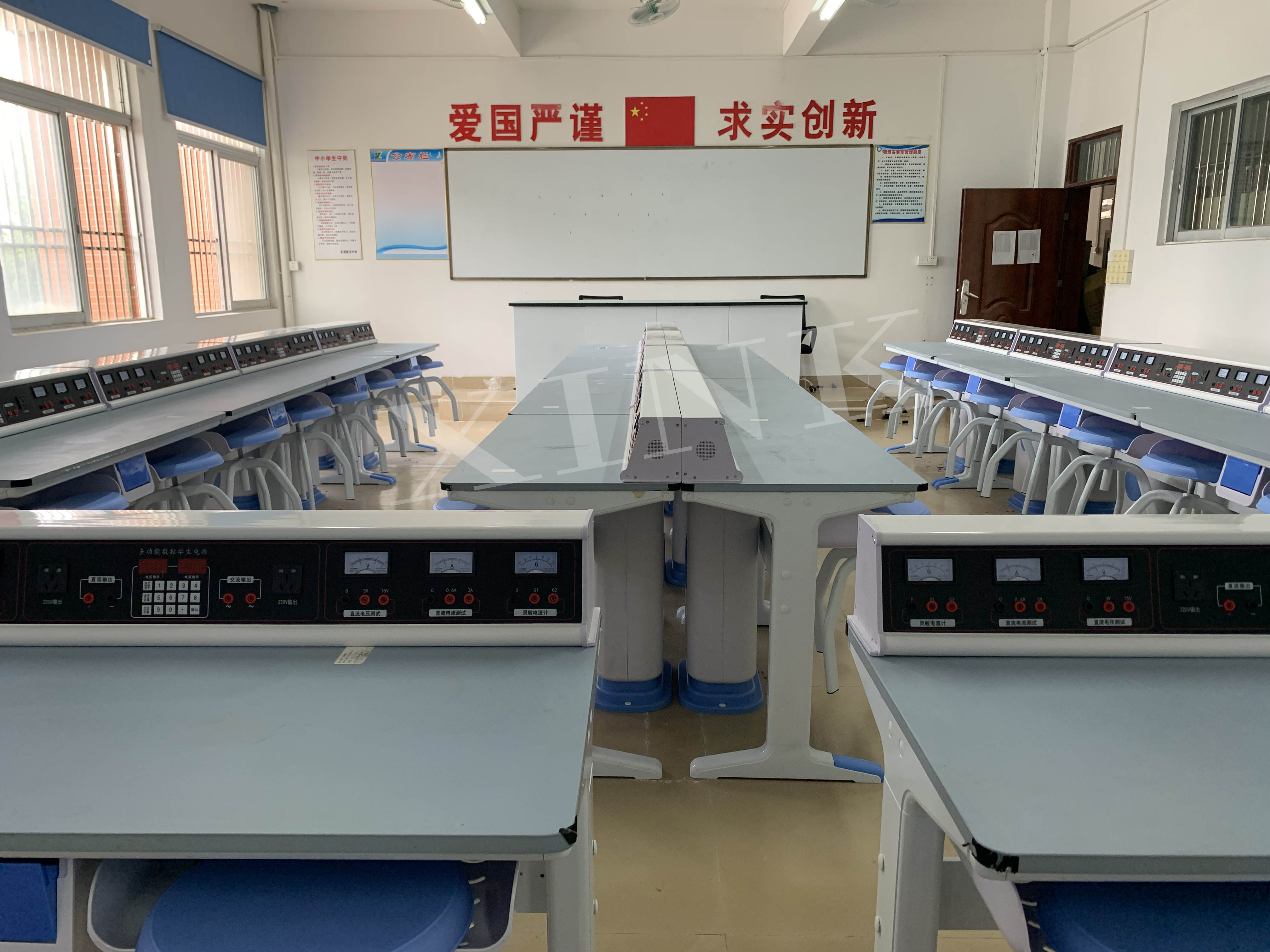 <a href='http://www.sangmie.cn/' target='1' style='font-size:14px; font-weight:bold; color:#0080ff;'>物理實(shí)驗(yàn)室</a>