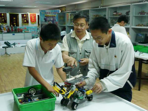 <a href='http://www.sangmie.cn/chanpin/60-1.html' target='1' style='font-size:18px; font-weight:bold; color:#000000;'>機器人功能室</a>