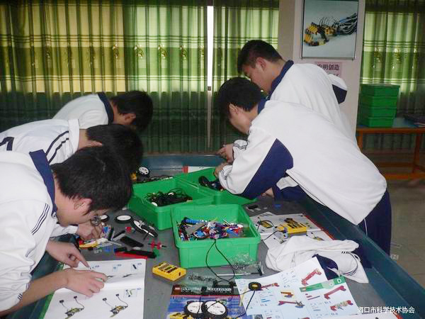 <a href='http://www.sangmie.cn/chanpin/60-1.html' target='1' style='font-size:18px; font-weight:bold; color:#000000;'>機器人功能室</a>2